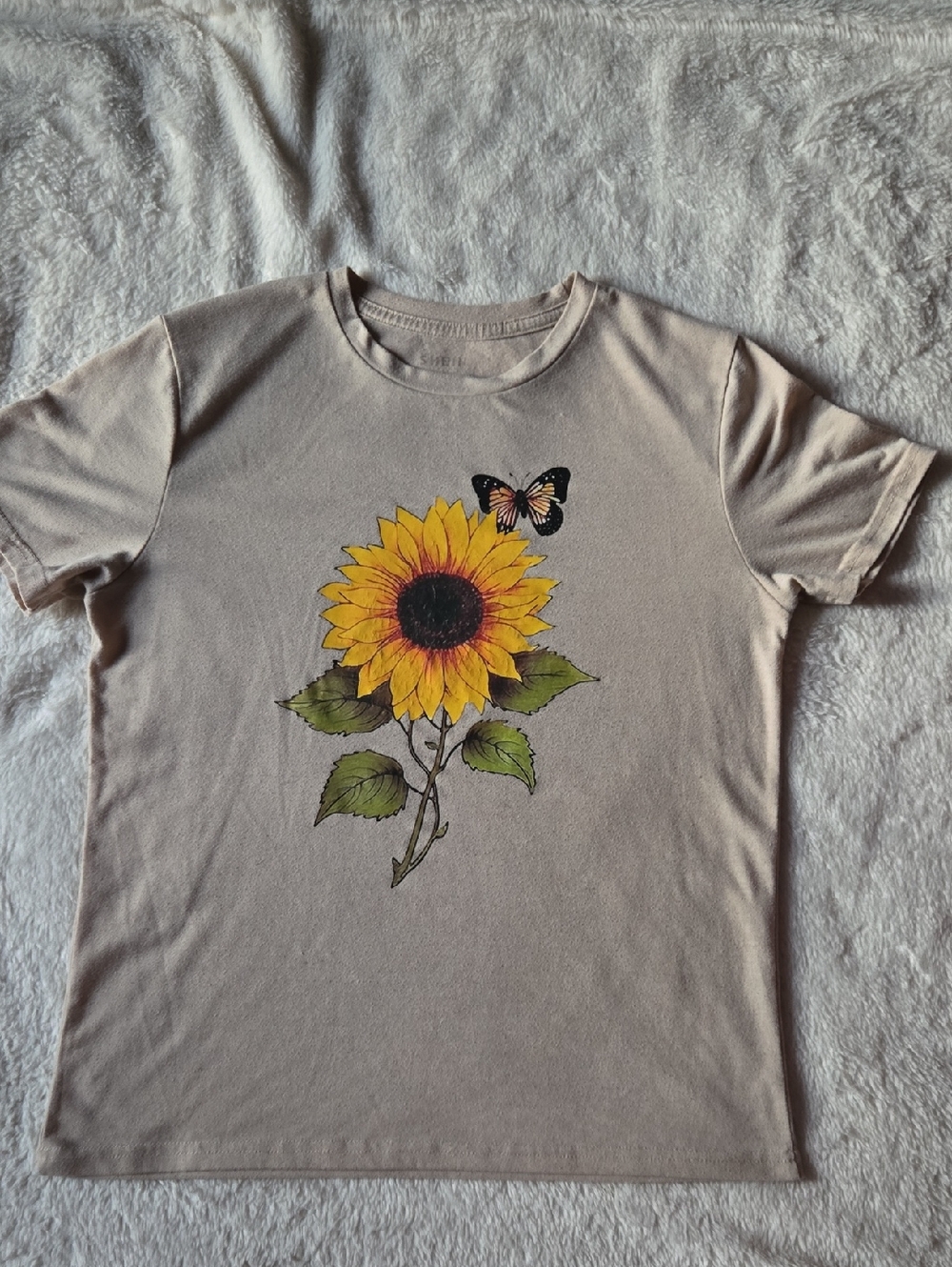 SHEIN Beige Tee with Yellow Sunflower & Green Leaves